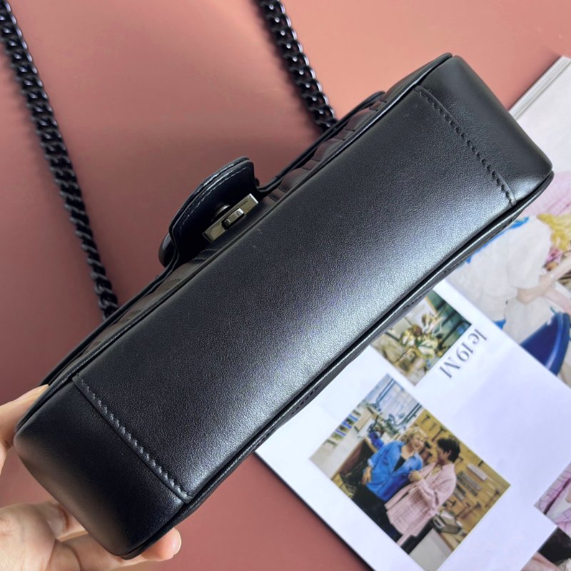 ::GUCCI:: 黑釦GG Marmont 黑色皮革肩背包 斜背包 小號22公分-4