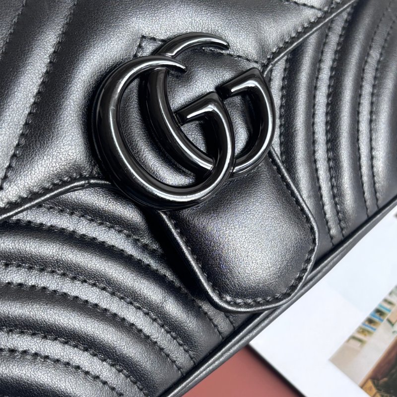 ::GUCCI:: 黑釦GG Marmont 黑色皮革肩背包 斜背包 小號22公分-5