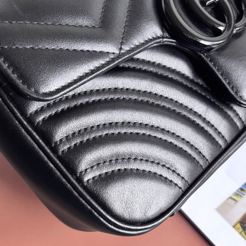 ::GUCCI:: 黑釦GG Marmont 黑色皮革肩背包 斜背包 小號22公分-6