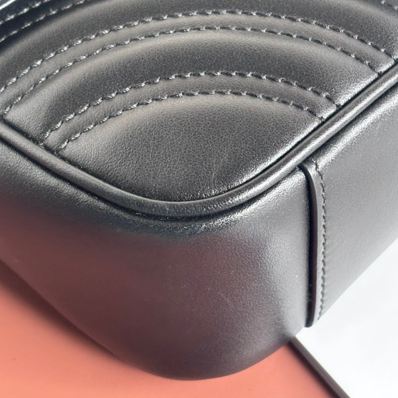 ::GUCCI:: 黑釦GG Marmont 黑色皮革肩背包 斜背包 小號22公分-9