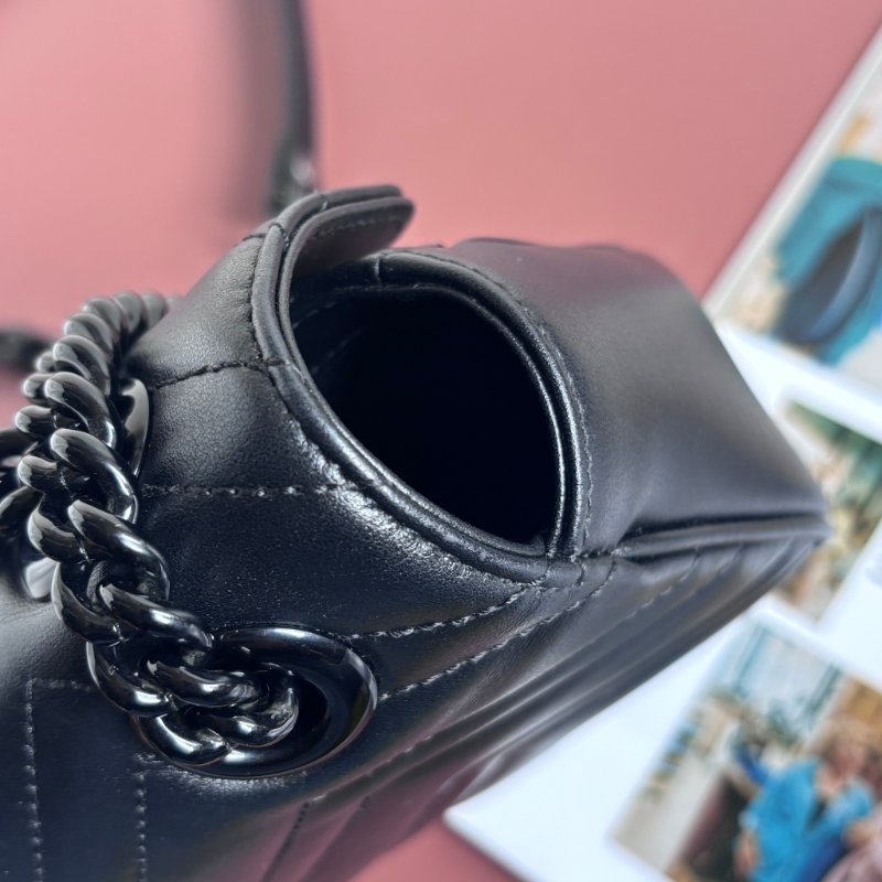 ::GUCCI:: 黑釦GG Marmont 黑色皮革肩背包 斜背包 小號22公分-15