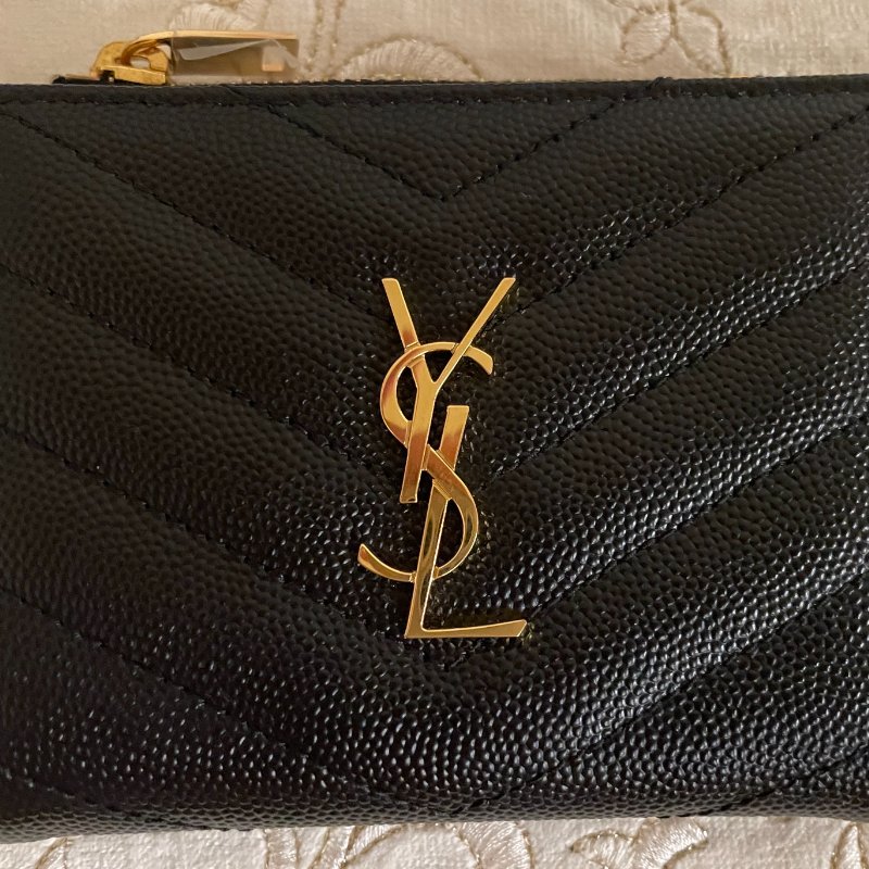 YSL Monogram 魚子醬黑色皮革二折錢包-0