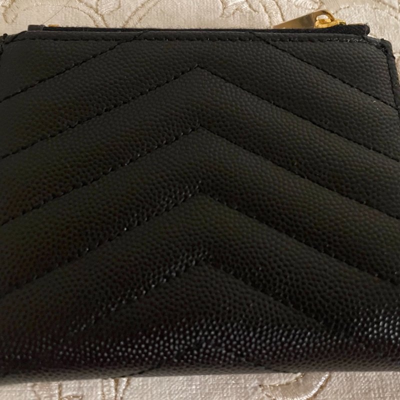YSL Monogram 魚子醬黑色皮革二折錢包-1