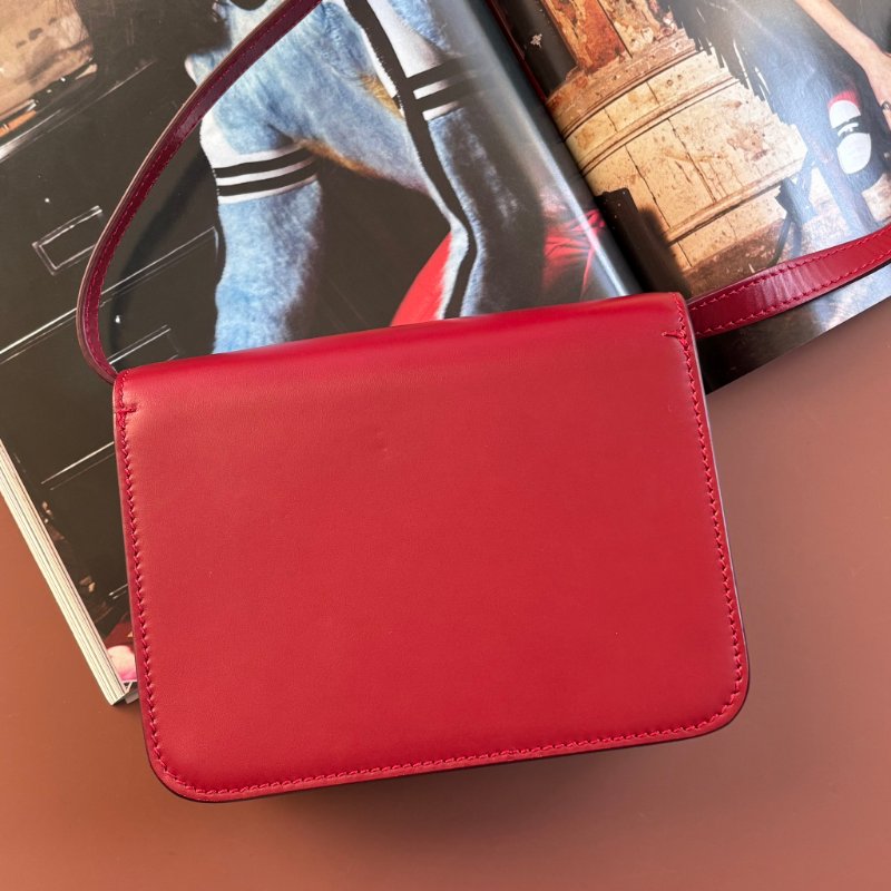 ::BURBERRY:: 楓葉紅色小型皮革 TB 斜背小包 小方包-1