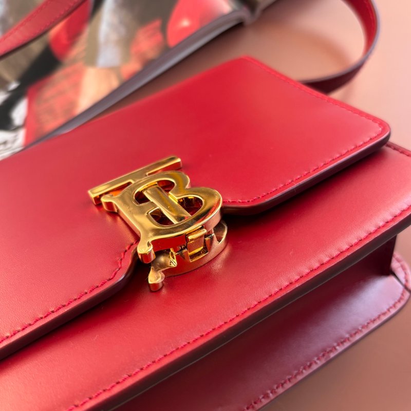 ::BURBERRY:: 楓葉紅色小型皮革 TB 斜背小包 小方包-11