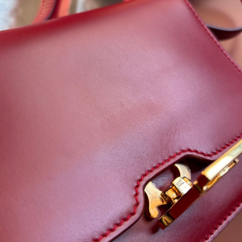 ::BURBERRY:: 楓葉紅色小型皮革 TB 斜背小包 小方包-12