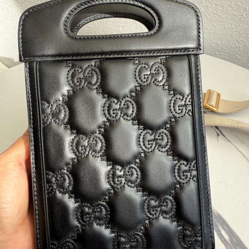 Gucci 黑壓紋直立手機包斜背包-2