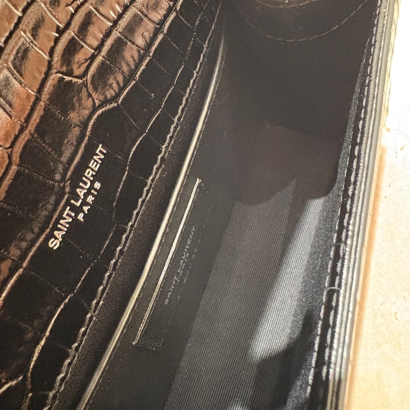 【奢華夜色、經典不敗】Saint Laurent YSL Kate 晚宴包|鱷魚壓紋小牛皮|銀鍊肩背包|經典 YSL 金屬流蘇設計-7