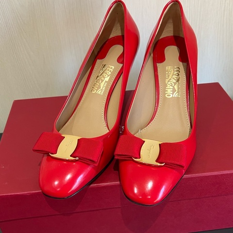 Salvatore Ferragamo 菲拉格慕超美紅色漆皮跟鞋 晚宴鞋 婚鞋（全新）