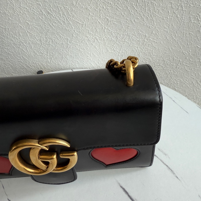 Gucci限量經典愛心斜背包 買十幾萬-3