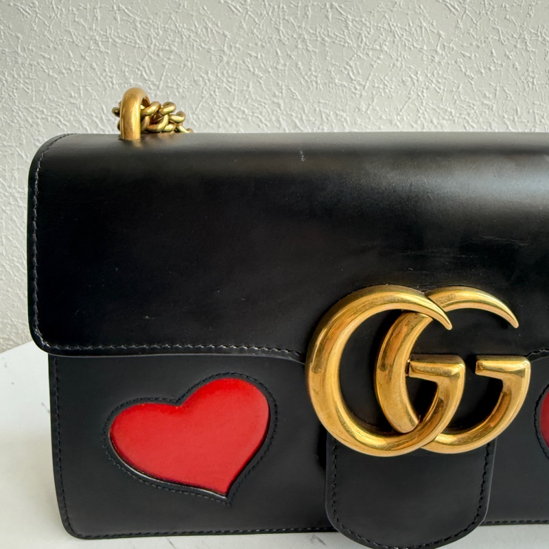 Gucci限量經典愛心斜背包 買十幾萬-5