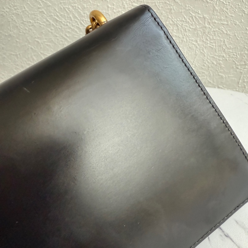 Gucci限量經典愛心斜背包 買十幾萬-8