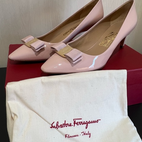Salvatore Ferragamo 菲拉格慕 粉嫩跟鞋 晚宴鞋 婚鞋（全新）