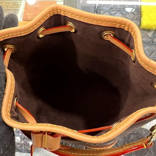 東區正精品㊣ LV M81266 NANO NOE 迷你字紋束口水桶包手提斜背兩用包 RZ5944-4