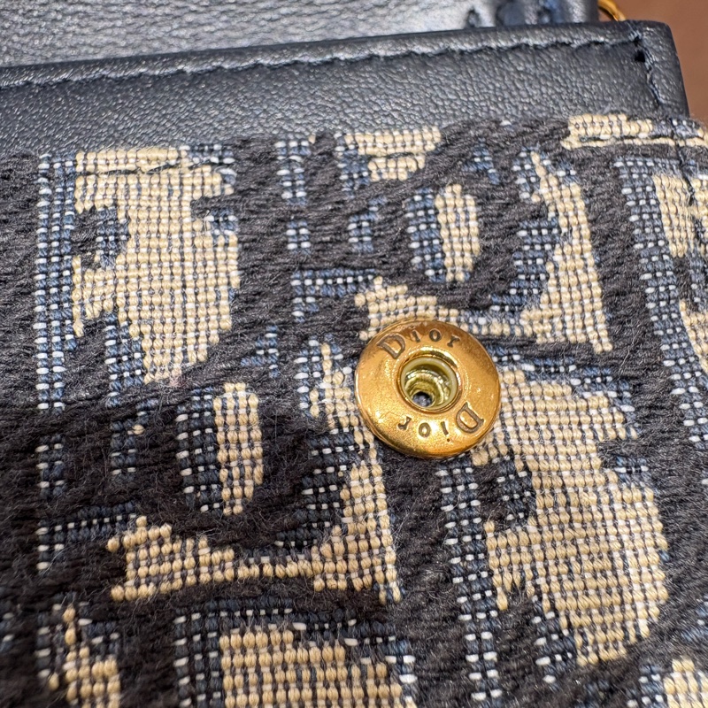 【經典緹花、優雅馬鞍】Dior Saddle 馬鞍長型鏈條包｜Oblique 緹花帆布｜典藏復古金鍊｜附卡夾配件-6