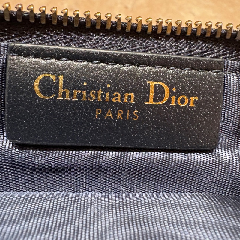 【經典緹花、優雅馬鞍】Dior Saddle 馬鞍長型鏈條包｜Oblique 緹花帆布｜典藏復古金鍊｜附卡夾配件-8