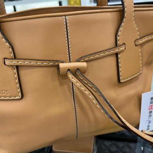 東區正精品㊣TODS 駝色小牛皮三層拉鍊肩背包 RZ5694-5