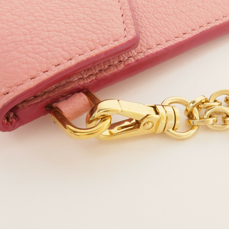 Miu Miu 牛皮皮革Pouch金扣手拿包-10