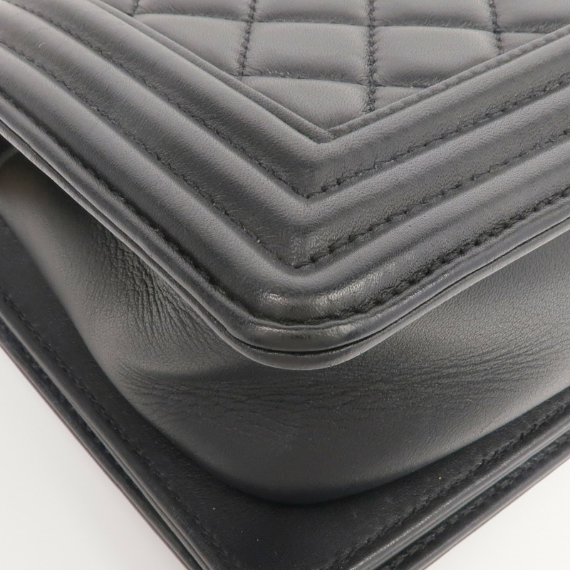 CHANEL 羊皮皮革Boy 20金扣鏈帶肩背袋-8