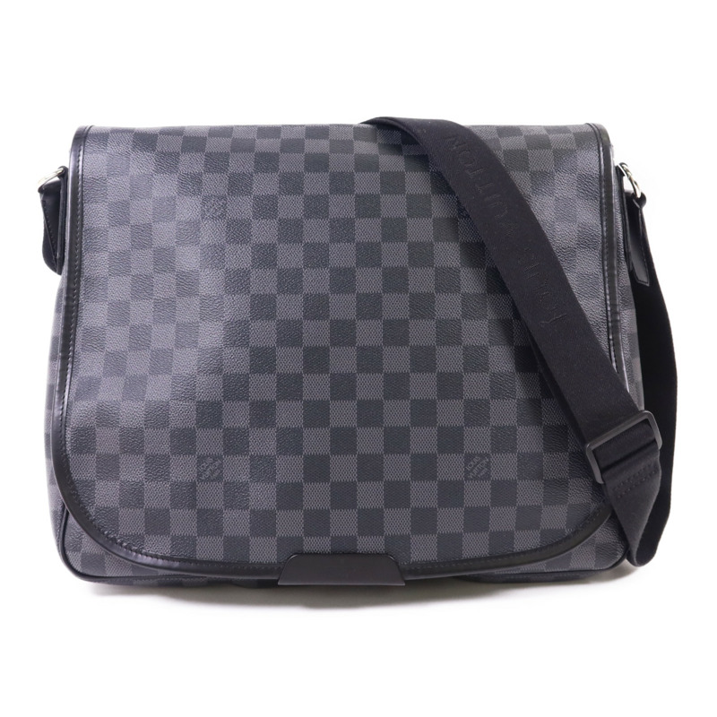 LOUIS VUITTON Damier Graphite Daniel GM銀扣肩背袋-0