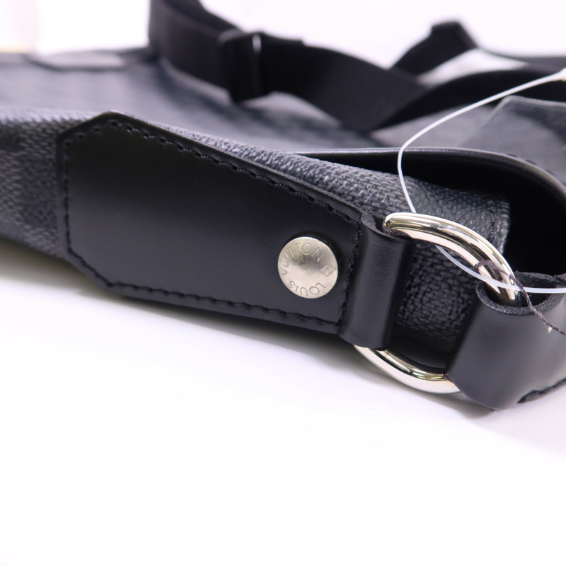 LOUIS VUITTON Damier Graphite Daniel GM銀扣肩背袋-15