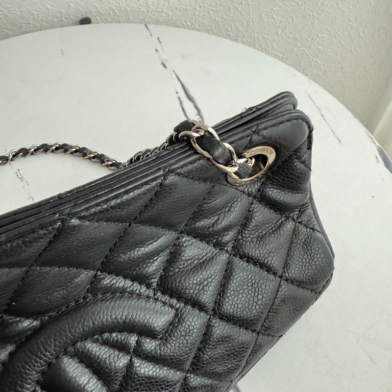 Chanel 黑色荔枝肩背包-4