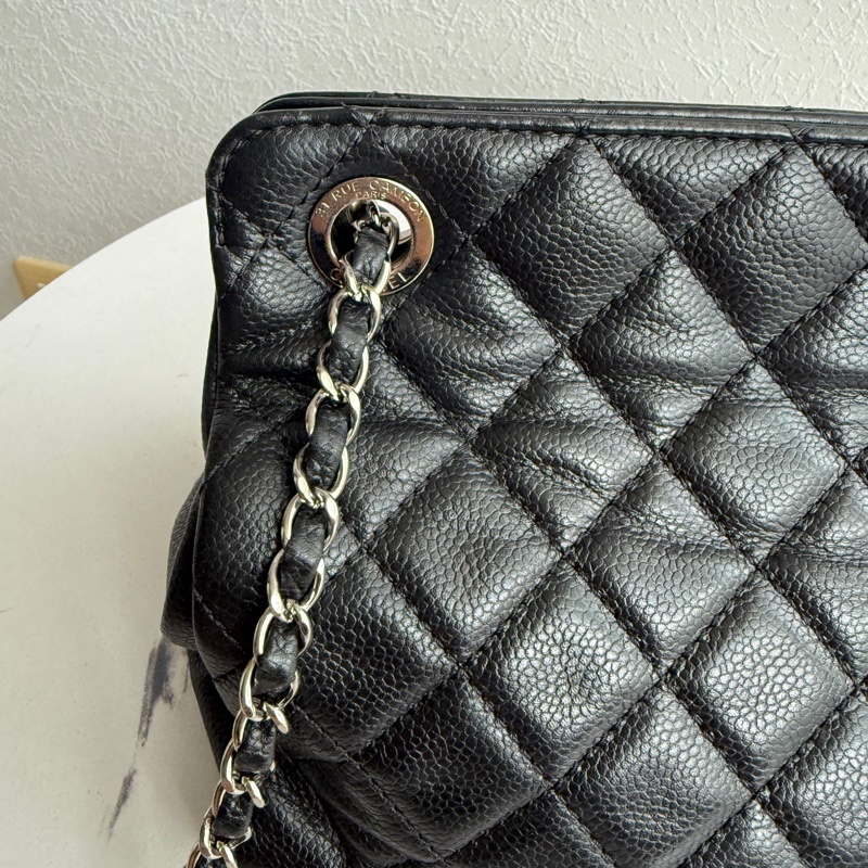 Chanel 黑色荔枝肩背包-7