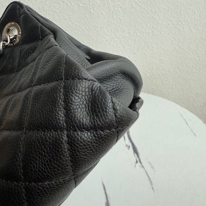 Chanel 黑色荔枝肩背包-9