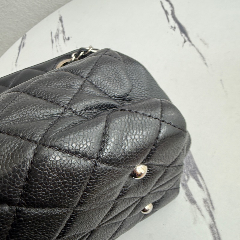 Chanel 黑色荔枝肩背包-13