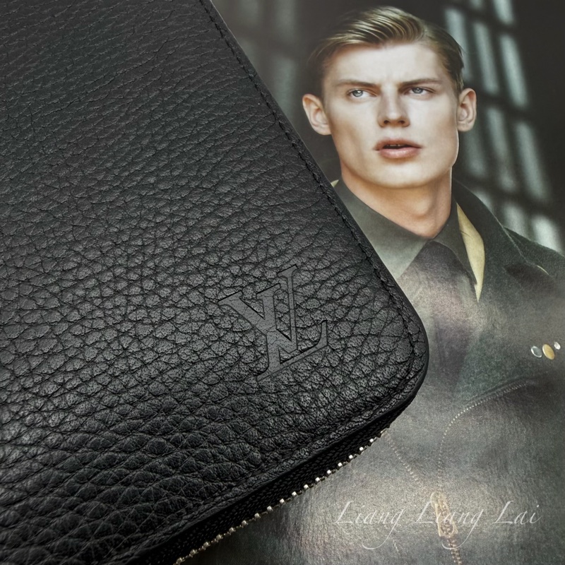 LOUIS VUITTON LV Taurillon小牛皮黑色拉鍊長夾-2