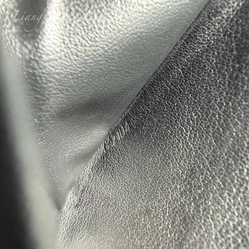 LOUIS VUITTON LV Taurillon小牛皮黑色拉鍊長夾-3