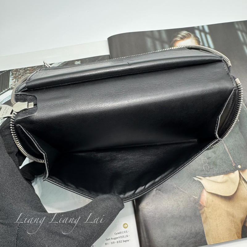 LOUIS VUITTON LV Taurillon小牛皮黑色拉鍊長夾-12