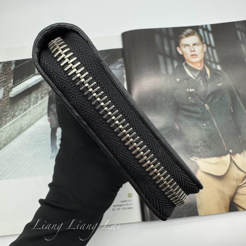 LOUIS VUITTON LV Taurillon小牛皮黑色拉鍊長夾-22