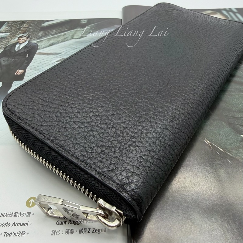 LOUIS VUITTON LV Taurillon小牛皮黑色拉鍊長夾-26