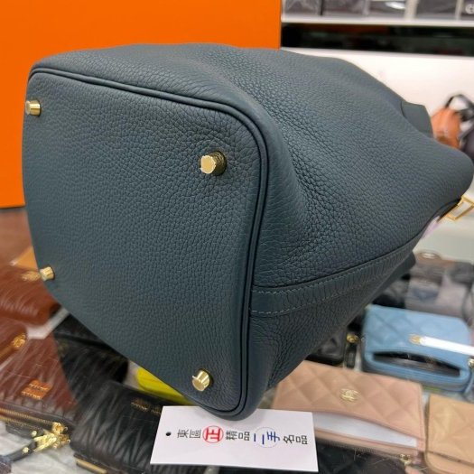 東區正精品㊣ HERMES PICOTIN 22 全新愛馬仕松柏綠色金釦水桶袋包鎖頭包手提包菜籃子 U刻 RZ5689-4
