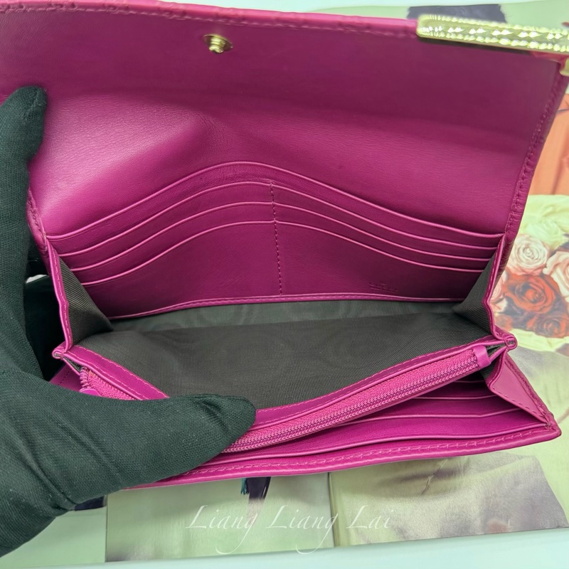 GUCCI 古馳Guccissima 壓紋瑰紅色翻蓋扣式長夾-8