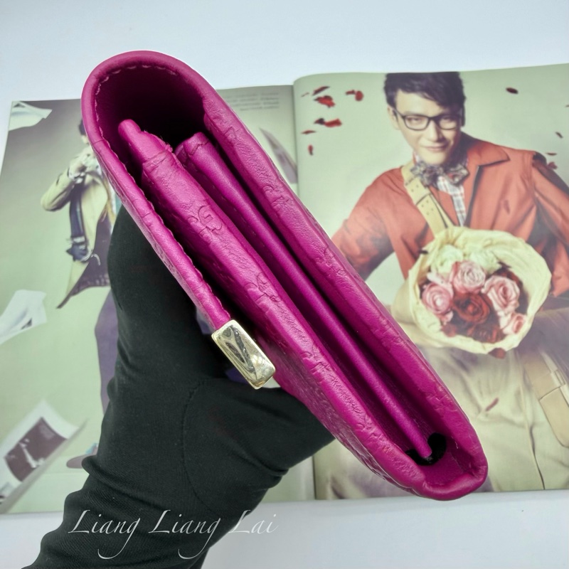GUCCI 古馳Guccissima 壓紋瑰紅色翻蓋扣式長夾-21