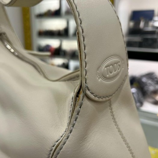 東區正精品㊣TODS 白色小牛皮HOBO拉鍊肩背包 RZ5693-3