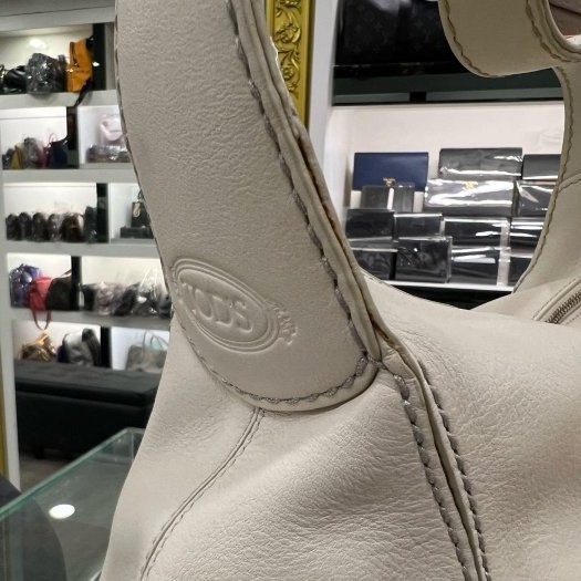 東區正精品㊣TODS 白色小牛皮HOBO拉鍊肩背包 RZ5693-4