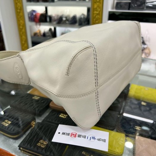 東區正精品㊣TODS 白色小牛皮HOBO拉鍊肩背包 RZ5693-7
