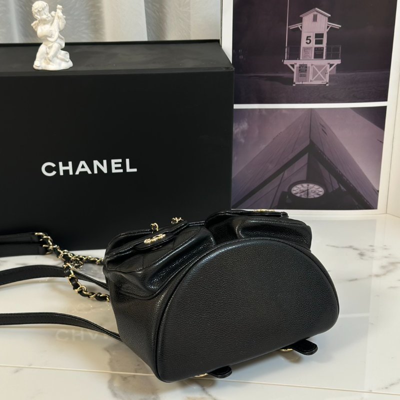 CHANEL Duma青蛙後背包 - 小號黑金-5