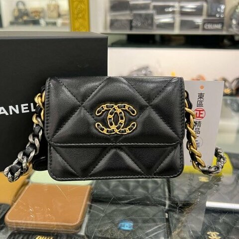 東區正精品㊣CHANEL 19 AP2522 近全新香奈兒黑色大菱格紋山羊皮銀扣金銀鍊小廢包斜背包 RZ569