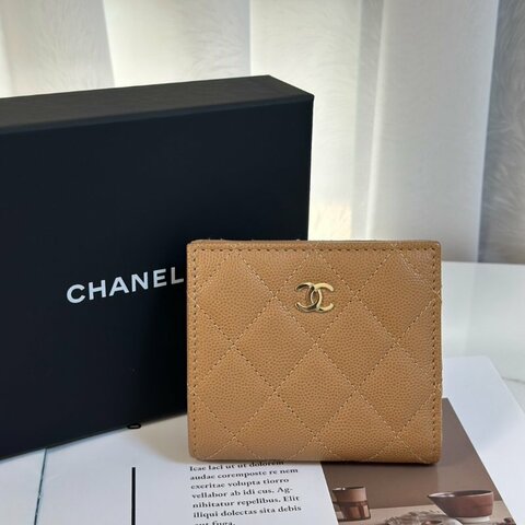 CHANEL 雙折粒面牛皮短夾 - 焦糖金
