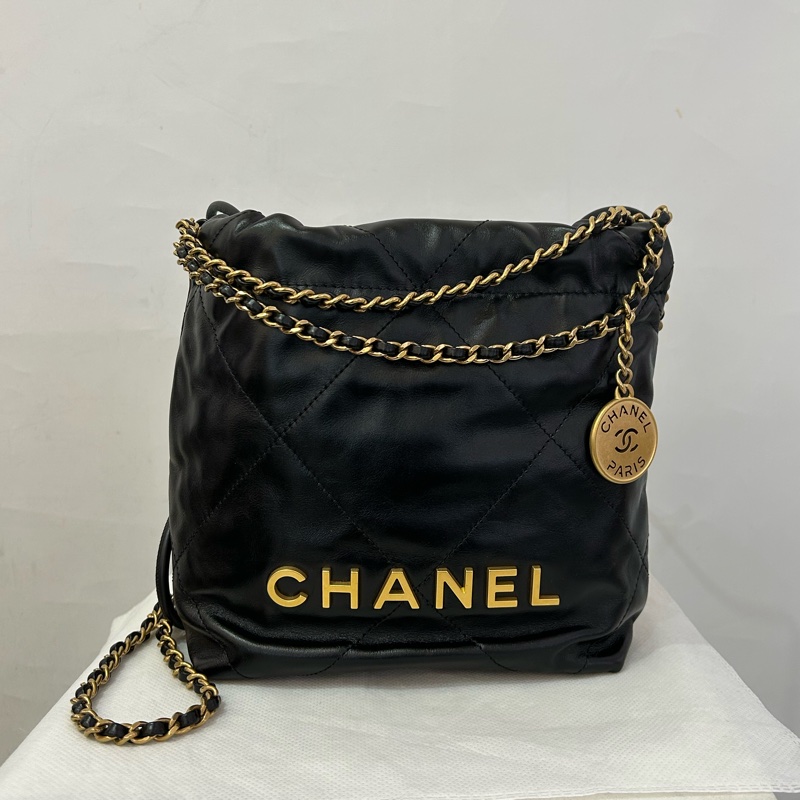 Chanel 黑小牛皮金釦22bag mini-0
