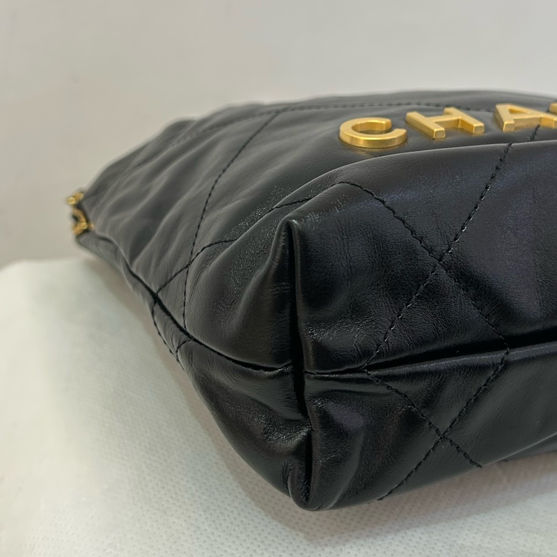 Chanel 黑小牛皮金釦22bag mini-5
