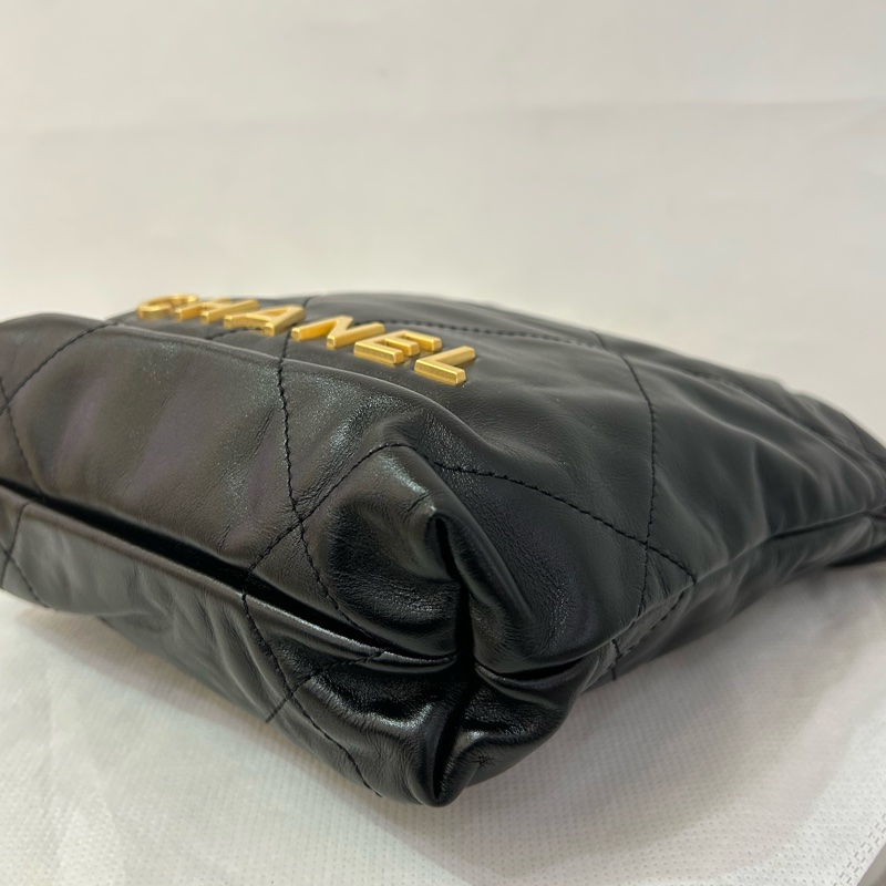 Chanel 黑小牛皮金釦22bag mini-6