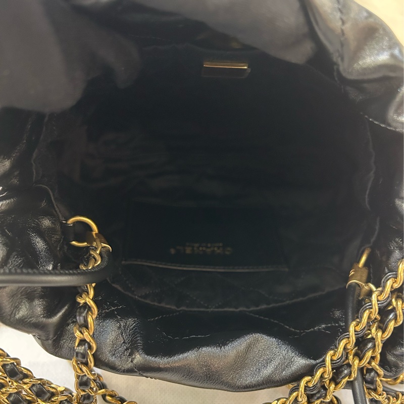 Chanel 黑小牛皮金釦22bag mini-8