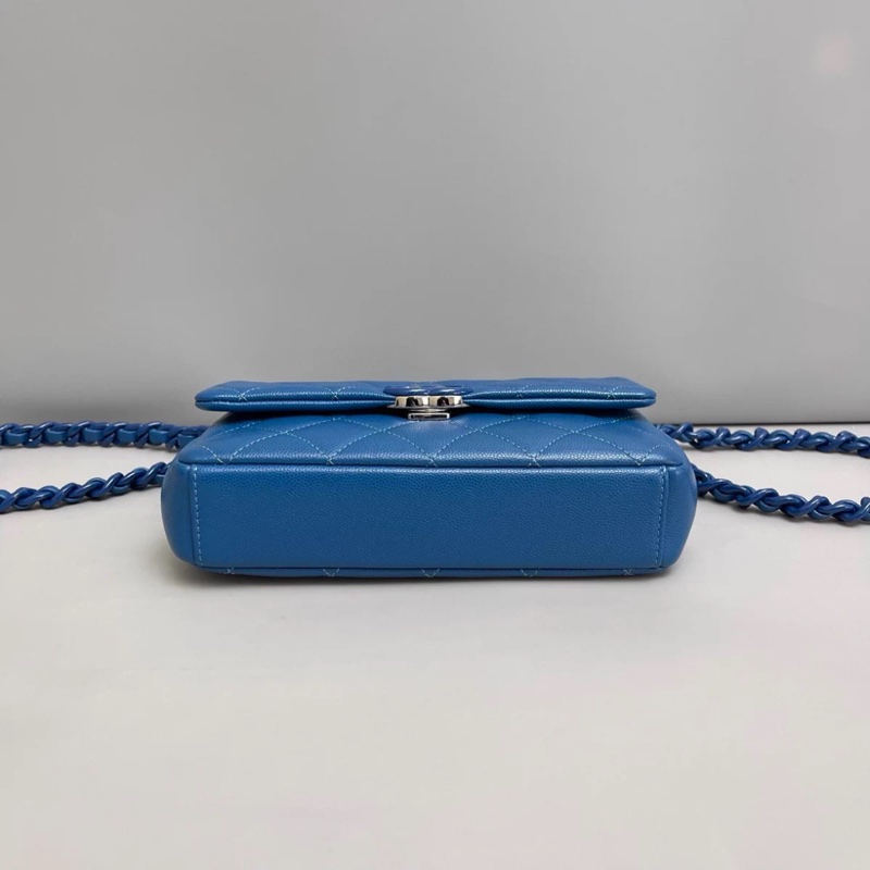Chanel香奈兒CF藍色牛皮荔枝紋亞克力鏈條包-4