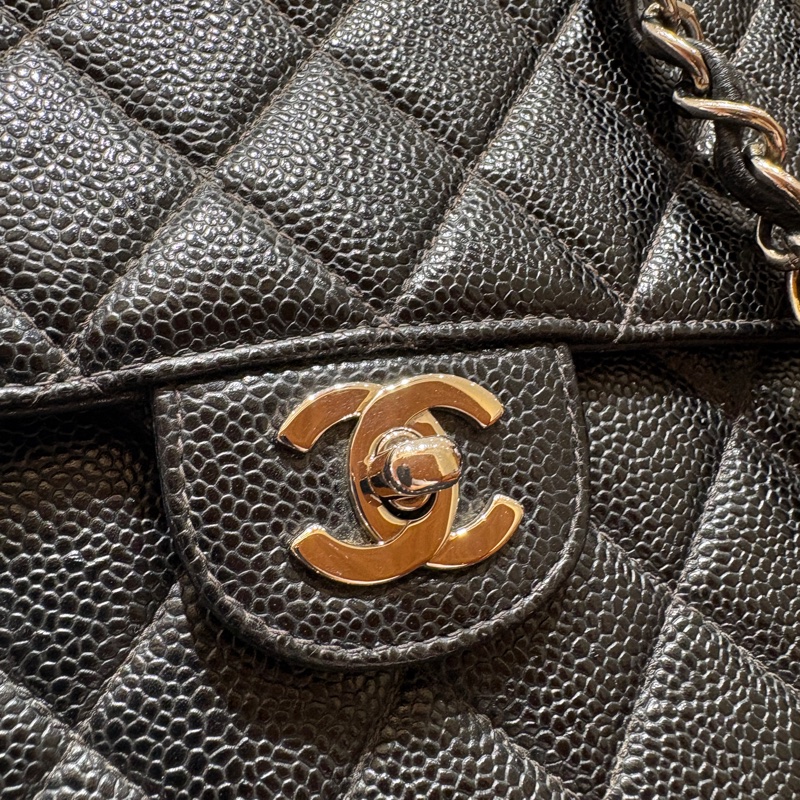 【經典不敗、雋永優雅】CHANEL Jumbo Classic Flap|黑色荔枝皮 CF30|金屬雙C金扣|香奈兒口蓋包-3