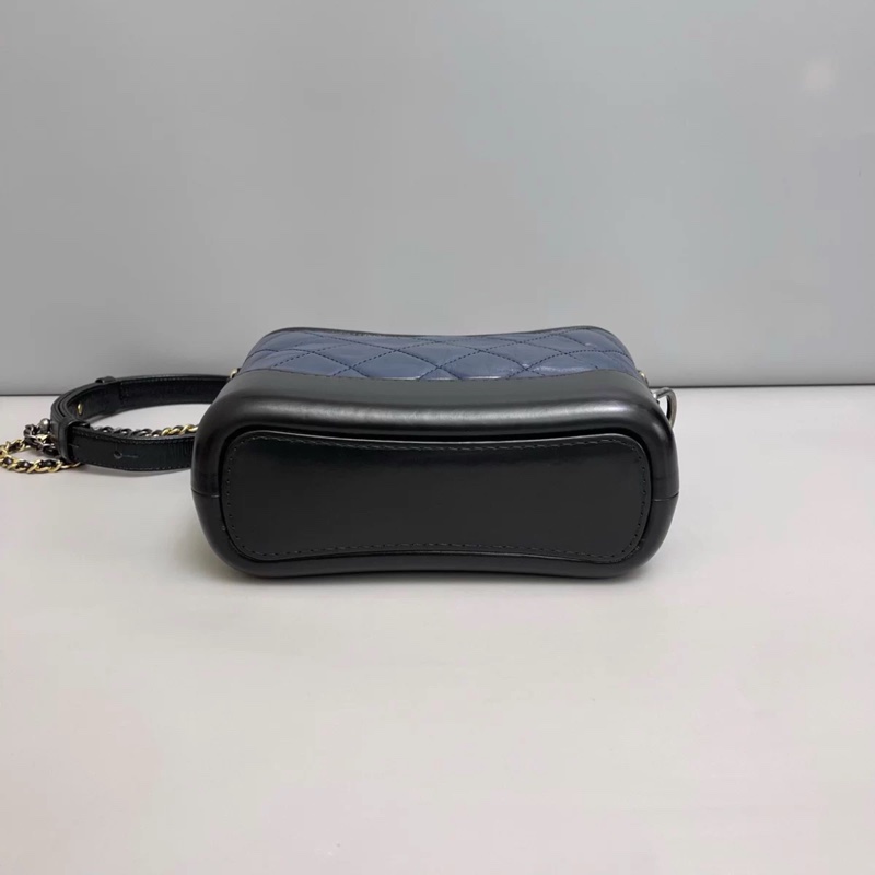 Chanel香奈兒 藍黑拼色全皮小號流浪包-2
